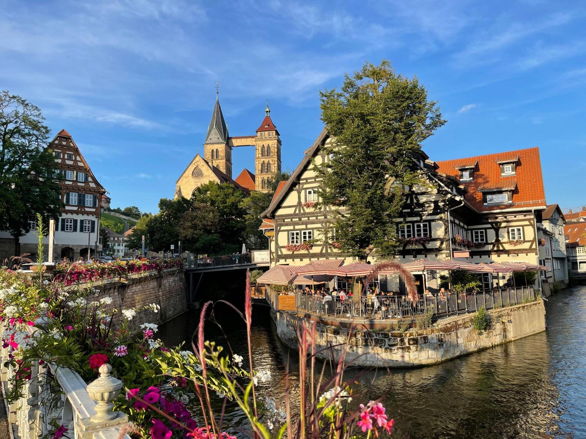 Secondhome Stuttgart: Connected Apartments Near Historic Esslingen Centre Esslingen am Neckar Exterior photo