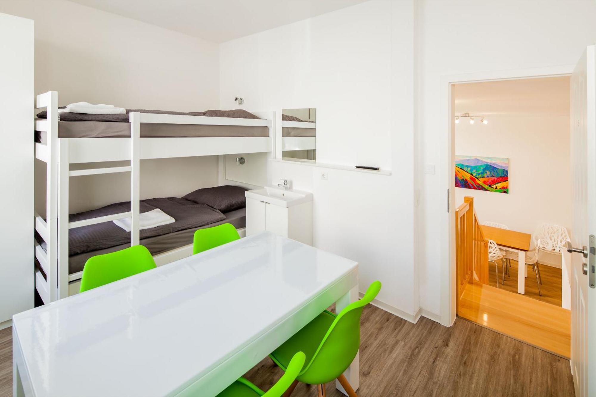 Secondhome Stuttgart: Connected Apartments Near Historic Esslingen Centre Esslingen am Neckar Exterior photo